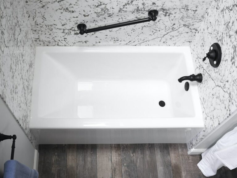 clean bathtub